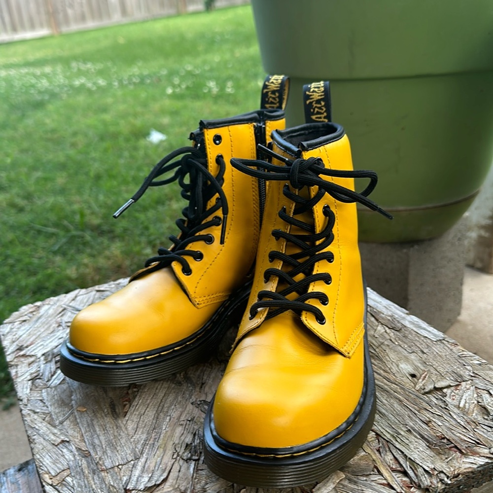 Dr Martens Kids size 3 boots! Model 1460 J Yellow Air Ware Boots!